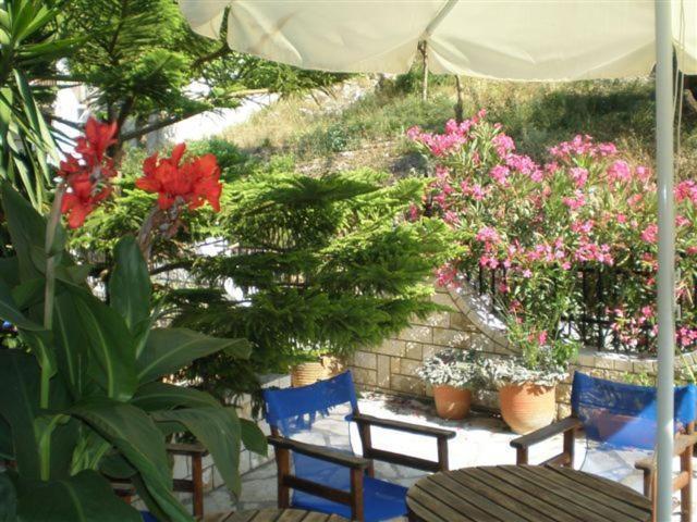 Hotel Nostos Frikes Экстерьер фото